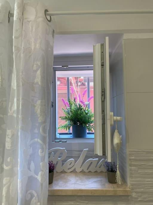 Relax Home By Dani Rome Exterior photo