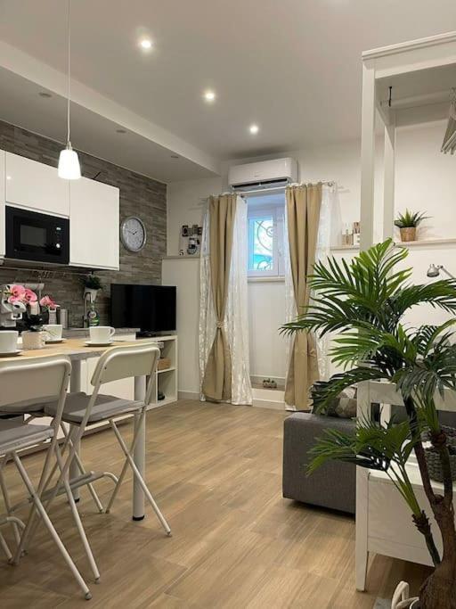Relax Home By Dani Rome Exterior photo